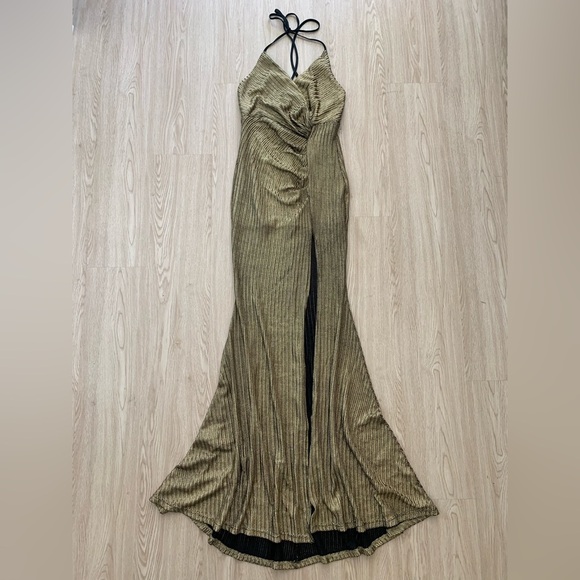 Gold Textured Halter Neck Mermaid Maxi Dress with Train